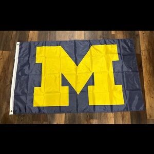 Michigan Wolverines flag Michigan university new in package 3x5 double sided